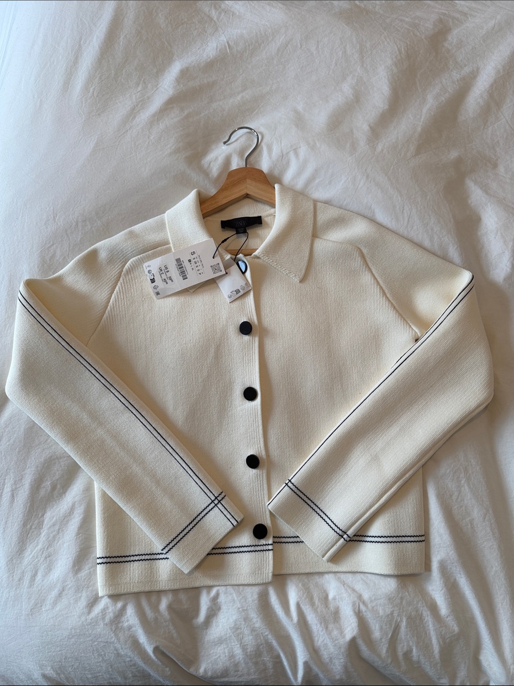 ZARA Cream Cropped Button-Up Jacket with Contrast Stitching - Picture 5 of 5